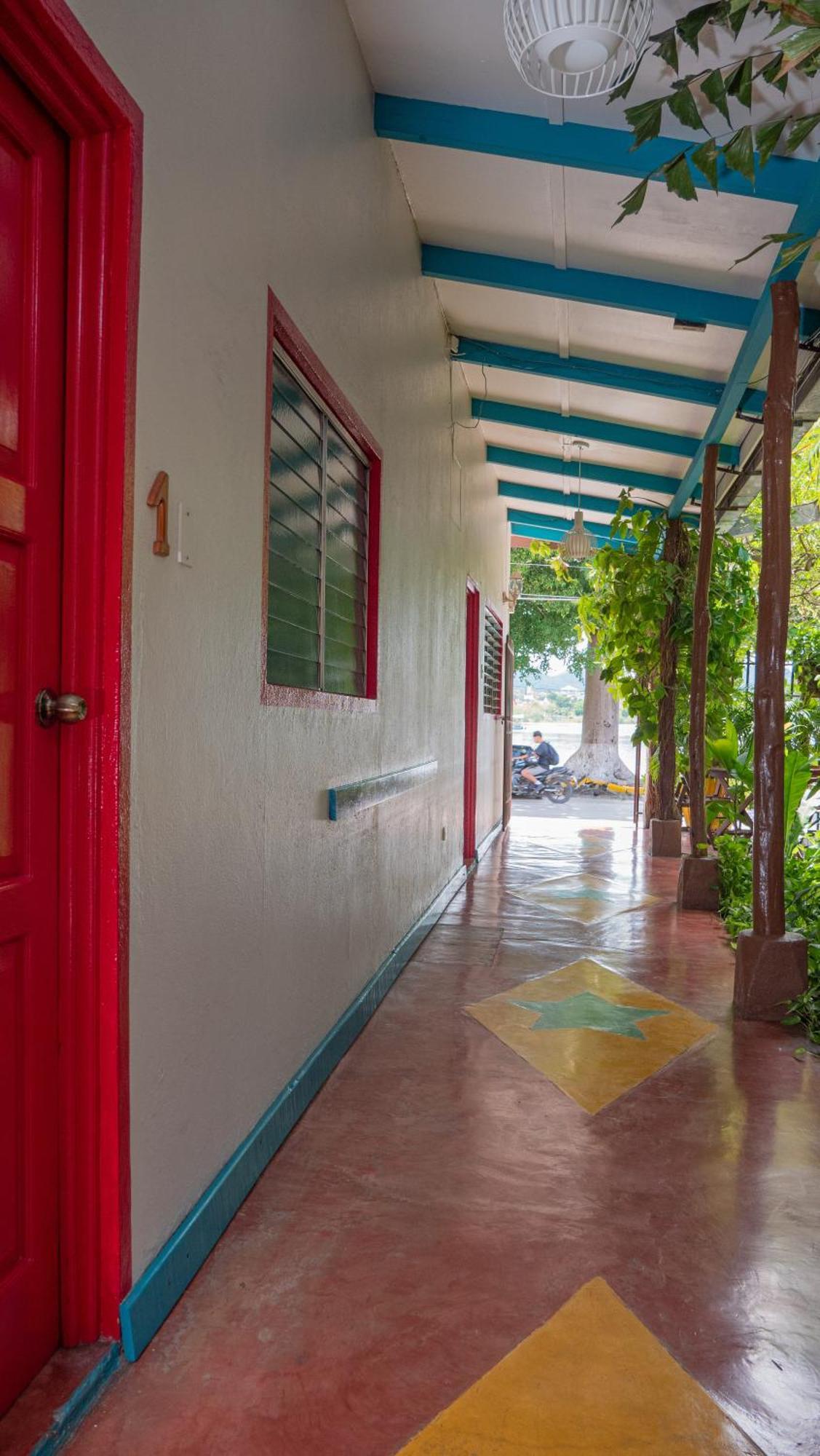 Hotel Petenchel Flores Bagian luar foto