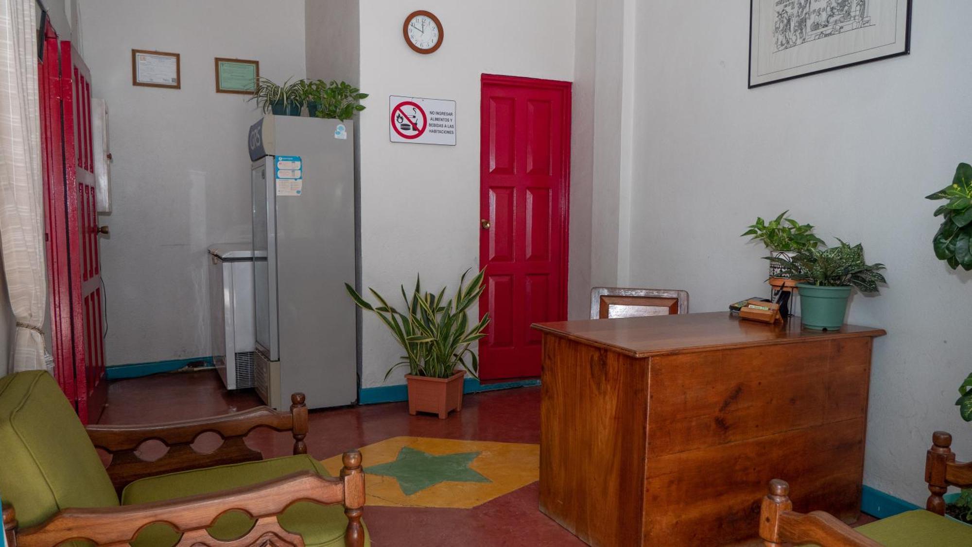 Hotel Petenchel Flores Bagian luar foto