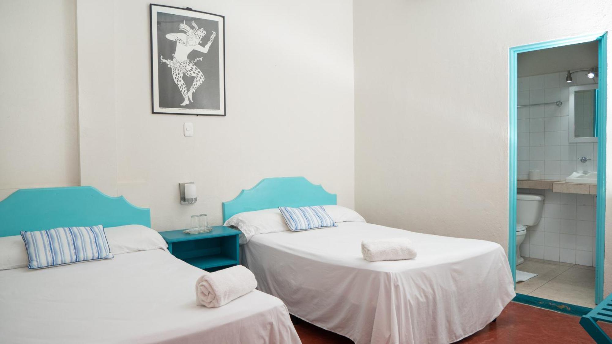 Hotel Petenchel Flores Bagian luar foto